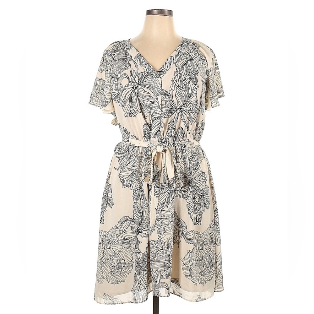 🎉LAST DAY🎉H&M flowy dress with tie belt size XL